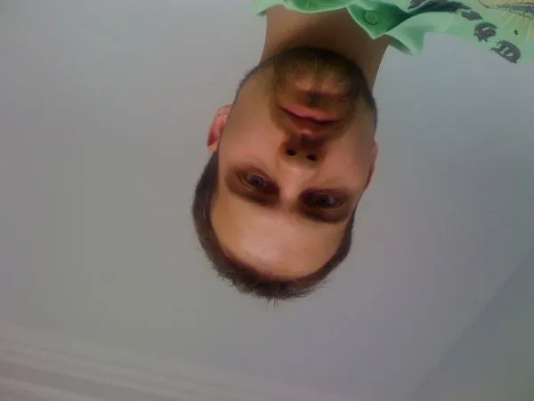 2009 — Selfie mit Bart im Büro Longjaloux