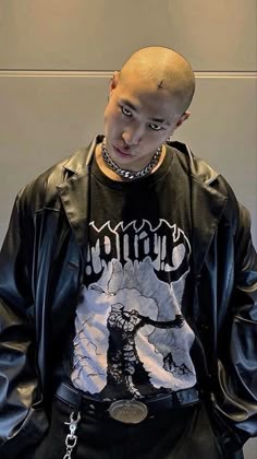 Skull Buzz Cut, Alternative Buzzcut Men, Buzzcut Fashion, Buzzcut Reference, Bald Boy Aesthetic, Alt Buzzcut, Buzz Cut Reference Photo, Asian Grunge Outfits Men, Bald Streetwear