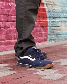 . #31daysofvans Day 7 Shoutout to: 🗣 @pettycrimes37 @vans_et_moi @djguamstyles @premeaddict_ @sans_syrup @wafflesfortim @scottyreallyknew @iam__sme What did you like about this day 7? 🗯 Leave your comment, we will read you. ♥️If you liked it, show it by giving like. 🤝If it inspires you, share it with your buddies. 💾Don't lose the swag, save it Remember to use the tag @GetVansFits and #getvansfits #GetVans for a possible shoutout 🗣📸 Devgru Vans, No Doubt Vans, Vans Half Cab Outfit, Etnies Barge Ls, Vans Tnt Advanced Prototype Release Date, Geoff Rowley Vans, Vans Giniss, Vans Tnt Advanced Prototype, Vans Kyle Walker