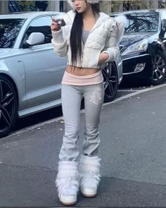 Y2k Snow Outfits, Snow Y2k Outfits, All White Winter Outfit Y2k, White Winter Outfits Y2k, 2000s Fur Outfit, Trashy Y2k Winter Outfits, Trashy Outfits Winter, Mcbling Outfits Winter, Y2k Fur Outfit