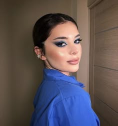 Makeup Inspo For Blue Dress, Makeup Look On Blue Dress, Formal Makeup Blue Eyeshadow, Blue Dresses Makeup, Blue Dress Make Up Look, Blue Dress Makeup Ideas, Blue Dress Outfit Makeup, Makeup For Blue Dress, Blue Outfit Makeup Look