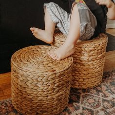 Diy Woven Ottoman Tutorial, Boho Ottoman Diy, Diy Rope Ottoman Tutorial, Rope Ottoman Diy, Diy Rope Ottoman Ideas, Diy Sisal Rope Ottoman, Diy Jute Ottoman, Wicker Ottoman Ideas, Wicker Basket Ottoman