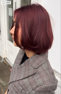 Burgendy Bob, Dark Cherry Bob, Cherry Cola Hair Bob, Cherry Red Hair Bob, Short Bob Hair Color Ideas, Deep Red Hair Short, Burgundy Red Hair Short, Deep Red Bob, Short Maroon Hair
