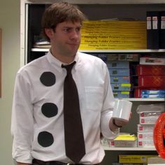 Three Hole Punch Jim Halpert Costume Jim Halloween Costumes, Halloween Costumes The Office, The Office Halloween Costumes, Funny The Office Costumes, Jim From The Office Costume, Jim Halpert Halloween Costumes, The Office Halloween, The Office Halloween Pam, The Office Halloween Episode