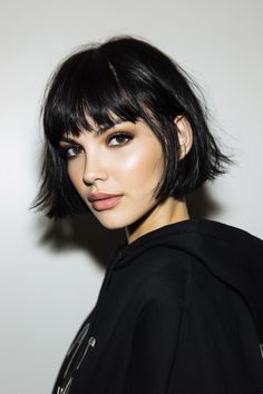 27 Chic Short Bob Hairstyles with Bangs in 2025 – CreativeBooster Layered Bob Woth Bangs, Bixie Short Bangs, Womens Short Hairstyles With Bangs, Micro Bob Bangs, Bob Haircut Fringe, Bon With Bangs, Fringe With Bob, Short Bangs Bob, Short Bob With Fringe Bangs