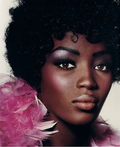 Pat Mcgrath 90s, Black 80s Makeup, Black 70s Makeup, 70s Black Makeup, 70s Afro Makeup, Kevin Aucoin Makeup Looks, Black Eyeshadow Black Women, Purple Blush On Brown Skin, Vintage Black Beauty Ads