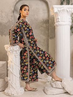 Regional variations exist, with different provinces showcasing unique patterns, cuts, and embroidery styles, contributing to the overall diversity of Pakistani fashion. Khaddar Shirts, Simple Printed Dress Design, New Design For Kurti, All Over Printed Suit Design, Dress Pakistani Style, Desi Neck Designs, Pakistani Casual, Shirt Trouser Designs, Summer Suit Design