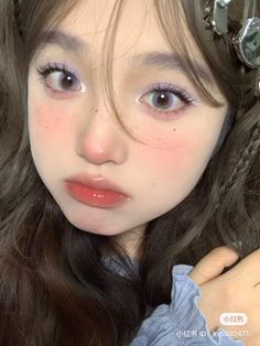 Lavender Eye Makeup Natural, Purple Soft Makeup, Soft Purple Makeup, Pastel Purple Makeup, Mauve Douyin Makeup, Purple Douyin Makeup, Douyin Makeup Purple, Pastel Purple Makeup Aesthetic, Korean Purple Makeup