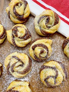 Nutella Twist Pastries (3 Ingredient!) Nutella Pie Crust Twist, Nutella Pastry Knots, Nutella Puff Pastry Knots, Three Ingredient Nutella Puff Pastry, Nutella Filled Pastry Twists, Nutella Pastry Twist, Nutella Twists, Nutella Twists Puff Pastries, Nutella Pastry Twists On Plate