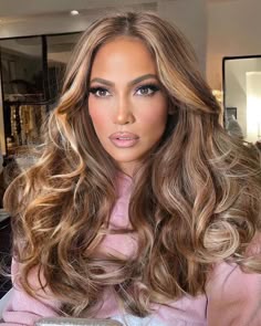 J Lo Hair Color, Jlo Hair Color, Jlo Hair Color 2023, Jlo Dark Hair, Jlo Honey Blonde Hair, Jlo Color Hair, Jlo Inspired Hair, Jlo Honey Brown Hair, Jlo Hair Colour Caramel