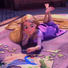 Tangled Floor, Rapunzel With Shoes, Rapunzel Laying Down, Rapunzel Pics Aesthetic, Tangled Rapunzel Feet, Aesthetic Rapunzel Pictures, Tangled Rapunzel Reading, Rapunzel Smiling, Disney Pfp Aesthetic Rapunzel