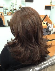 Sleek Layered Haircut, Uneven Layered Haircut, Layered Back, Short 90s Layered Haircut, A Lot Of Layers Haircut Short, Chunky Layers Haircut, Short Textured Layers, Vintage Layers, Haircuts Layers Short