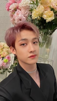 Chan Pink Hair, Stray Kids Pink Hair, Bang Chan Pink Hair, Bangchan Pink, Bangchan Pink Hair, Changbin Pink Hair, Bangchan Pink Wallpaper, Bangchan Hair Colors, Bangchan Valentines