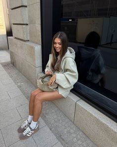 Beige Sneaker Outfit, Adidas Handball Spezial Outfit Woman, Trainers Outfit Women, Neutral Sneakers Outfits, Brown Campus 00s Outfit, Brown Adidas Spezial Outfit Summer, Brown Spezials Outfit Summer, How To Style Brown Adidas Spezial, Brown Adidas Shoes Outfit