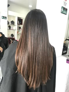 Subtle V Cut Hair, Straight Edge Hair, Light Long Layers, Dark Brown Hair Balayage Straight Long, Long V Cut Hair, V Back Haircut, Low V Haircut, Subtle V Haircut, V Haircut For Medium Hair
