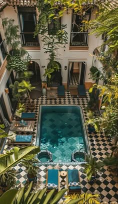Pool Courtyard, Courtyard With Pool, Vintage Pool Architecture, Vintage Architecture With Pool, Vintage House With Swimming Pool, Checkered Pool, Vintage Swimming Pool Architecture, Abandoned Art Deco Swimming Pool, Riad Pool
