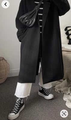 Oversized Black Sweater Coat For Winter, Black Converse Outfits Winter, Chic Black Converse Outfit, Black Converse Outfit Winter, Oversized Black Cozy Sweater Coat, Oversized Black Knitted Sweater Coat, Oversized Black Knit Sweater Coat, Black Oversized Knitted Sweater Coat, Cozy Oversized Black Outerwear