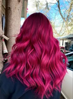 Raspberry Hair, Cabello Fucsia, Dark Pink Hair, Magenta Hair, Pink Hair Dye, Hot Pink Hair, Red Hair Inspo, Dyed Hair Inspiration, Colores De Cabello Rubio