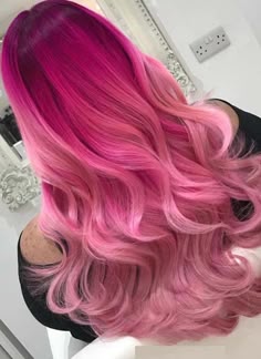 Pink Hair Inspiration Ombre, Ombre Pink Hair Color, Ombre Hair Color Pink, Hair Color Ideas Pink, Split Hair Color Pink, Ombre Pink Hair, Ombré Hair Pink, Pink And Red Hair Split, Ombre Hair Pink