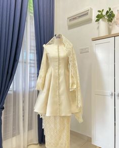 Wedding Kurung, Baju Kurung Wedding, Wedding Baju Kurung, Kurung Nikah, Traditional Malay Wedding Dress, Dress Tunang, Tunang Outfit, Songket Dress, Melayu Wedding Dress