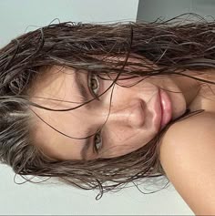 Wet Hair Look Aesthetic, Pretty Dark Haired Girl, Wet Hair Pics Aesthetic, Wet Hair Poses, Pretty Girls With Dark Hair Long, Wet Hair Aesthetic, Wet Hair Aesthetic Photos, Wet Hair Instagram Story, Pretty Girl Brown Hair Long