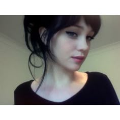 Side Bangs Aesthetic, Black Side Bangs, Pale With Black Hair, Pale Black Hair, Goth Side Bangs, Bangs Goth Hair, Black Hair With Bangs Grunge, Pale Skin Black Hair, Black Hair Pale Skin Aesthetic