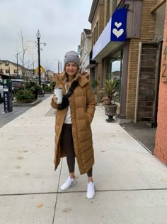 Style Long Puffer Coat, Womens Long Winter Coats, Style Long Puffer Jacket, Womens Winter Coats, Winter Puffer Coat Outfits, Womens Winter Shoes, Womens Puffer Jacket, Womens Winter Coat 2023, Winter Outfits Puffer Jacket Long