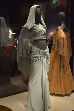 Photo - Google Photos Long Medieval Dress, Fremen Clothes, Greek Costumes For Women, One Cut Dress, Arabian Nights Outfit Ideas, Ancient Egyptian Clothes Female, Egyptian Gowns, Louvre Thief Costume, Greek Fashion Show