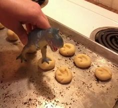 Dinosaur Cooking Ideas, Dino Inspired Food, Dinosaur Recipes, Dinosaur-themed Party Dessert Ideas, Dino Food Party, Dinosaur Baking, Dino Food, Dinosaur-themed Birthday Party Snacks, Fun Dinosaur-themed Party Ideas