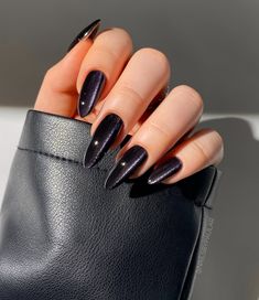 Black Nails by nailsbypaular 😍🖤 Witchy Nails Black, Black Cateye, Black Almond, Black Nail Polish Designs, All Black Nail Designs, October Nails Black, Black Cat Eye Almond Nails, Long Black Nail Ideas, Dark Black Nails