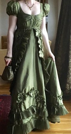 Regency Style Ruffled Victorian Evening Dress, Regency Style Medieval Ball Gown, Green Bridgerton Dress, Green Regency Dress Aesthetic, Fitted Green Regency Style Dress, Green Regency Dress, Regency Dress Green, Historical Satin Dress, Green Fitted Regency Style Dress