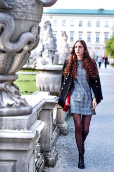 Get inspired by our 15 best outfit ideas for temperatures of 20 degrees Celsius and look stunning in every occasion. #fashion #howto #IanaJekova Bare Legs In Winter, Tweed Dress With Tights, Cross Leg Standing Pose, Tweed Dress With Stockings, Chelsea Boots With Dress And Tights, Dresses For Skinnies Girl, Light Blue Dress With Black Tights, Petite Tights, Tria Laser