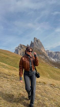 Arizona Travel Outfits Fall, Mountains Fall Outfit, Fall Outfits Mountains, Peru Outfits Women, Mountain Outfit Fall, Peru Winter Outfits, Grand Canyon Outfits Winter, Winter Grand Canyon Outfit, Grand Canyon Winter Outfit