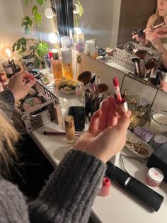Makeup Vibes, Girls Doing Makeup, Getting Ready Aesthetic Makeup, Getting Ready Makeup Aesthetic, Doing Makeup Aesthetic, Girl Doing Makeup, Doing Make Up In Mirror Aesthetic, Makeover Aesthetic, Doing Makeup