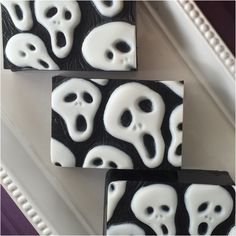 Bootiful Halloween Wedding Ideas as seen on Hill City Bride Virginia Blog via Etsy - soap, groomsmen gift, face, skull, scary Spooky Halloween Soaps, Spooky Hand Soap Designs, Halloween Soap Designs, Halloween Soap Ideas, Handmade Halloween Soap, Halloween Soap Shapes, Scary Halloween Soap, Halloween Glycerin Soap, Halloween Collection Soap