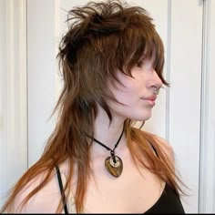 Short On Top Long On Bottom Hairstyles, Alt Shaggy Haircut, Shaggy Alt Hair, Alt Shaggy Hair, Alt Hair Mullet, Messy Punk Mullet, Long Punk Mullet, Shag Alt Hair, Shag Mullet Back View