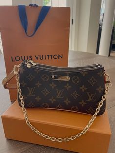 Shoulder Bag Lv, Designer Shoulder Bags Louis Vuitton, Louis Vuitton Liv Pochette, Louis Vuitton Bag Shoulder, Louis Vuitton Everyday Bag, Purse Louis Vuitton, Bags Louis Vuitton, Small Lv Purse, Small Louis Purse