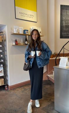 Maxi Dress Fall Outfit Casual, Fall Midi Dress Outfit Casual, Dress And Sneakers Outfit Fall, Midi Dress Fall Outfit, Fall Dress And Sneakers Outfit, Fall Outfits Gen Z, Black Maxi Dress Fall Outfit, Midi Dress Outfit Autumn, Sunny Fall Outfits