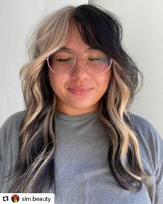 Split Dyed Hair, Peekaboo Hair, Split Hair, Colores De Cabello Rubio, Edgy Hair, Alternative Hair, Hair Inspiration Color, Cut My Hair, Hair Envy