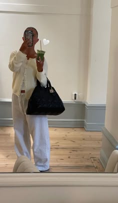 Relaxed Fit Outfit, Daytime Outfits Women, Rainy Day Class Outfit, Fall Outfits Lounge, Comfy Clothes Winter, Outfit Ideas Chilly Day, Comfy Chic Aesthetic, Casual Chill Outfits, Day To Day Outfits Casual