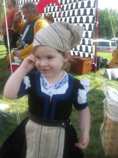 Landsknecht Hat Pattern, Boudicca Costume Kids, Medieval Village Girl Dress, Medieval Children Clothes, 1600s Childrens Clothing, Medieval Party, Aged Clothing, Century Clothing, Medieval Costume