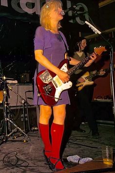 courtney love Hole Outfits, 90s Riot Grrrl Fashion, Riot Grrrl Style, Courtney Love Iconic Looks, Kinderwhore 90s Riot Grrrl Outfit, Kinderwhore 90s Riot Grrrl Style, Courtney Love Jazzmaster, Courtney Love 90s Grunge, Riot Grrrl Outfits
