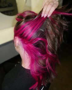 alyssa is looking beautiful with her new pink halo! swipe for before and during pictures :) | Instagram Hair Paint Colors, Peaksboo Hair, Halo Haircolor, Pink Halo Dye, Brown Hair With Pink Halo, Halo Hairdye, Pink Hair Halo, Color Halo Hair, Colored Halo Hair