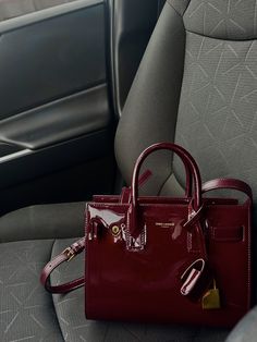 Diy Clothes And Shoes, Women's Bags By Usage, Women's Bags By Shape, Women's Bags By Style, Fancy Bags, Luxury Purses, Best Bags, Bags Designer Fashion, Diy Clothes