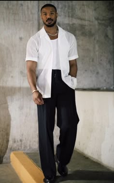 Street Minimalist Fashion, Casual Beach Wedding Attire Men, Fancy Streetwear Men, Mens Outfits For Italy, Men Dinner Party Outfit, Mens Casual Outfits Summer Classy, Dinner Party Outfit Men, Vintage Outfits Men Classy, Button Up Shirt Men Outfits