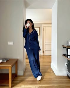 Classy Pjs, Cozy Pjs Aesthetic, Classy Pajamas, Classy Pyjamas, Classy Pjs Aesthetic, Aesthetic Silk Pijamas, Rich Pajamas Aesthetic, Expensive Pajamas Aesthetic, Classy Pajamas Aesthetic