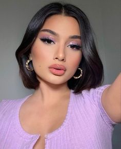 Makeup Looks With Purple Dress, Makeup Ideas For Birthday Girl, Purple Soft Makeup Look, Makeup Look For Purple Outfit, Makeup Look With Purple Dress, Makeup Look Purple Dress, Cute Simple Purple Makeup, Natural Glam Makeup Purple, Graduation Makeup Purple