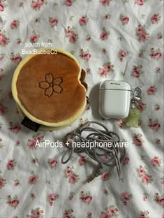 What’s inside my pouches! ദ്ദി(｡•̀ ,<)~✩‧₊ 

Dorayaki pouch is from my shop! @bead.bubble 

#pinterest #trinkets #whatsinmybag #stationeryaddict bagessentials