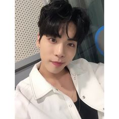 Shinee Selca, Jonghyun Shinee Selca, Jonghyun Selca, Jonghyun Selfie, Jonghyun Pfp, Jonghyun Pc, Jonghyun Old Photos, Jonghyun Dino, Jonghyun Black Hair