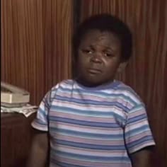 Shocked Pointing Back Meme, Funny Mood Pics Faces, Applause Reaction Meme, Funny Mood Pictures Faces, Applauding Meme, Applaud Meme, Face Mood Pics, Stank Face Reaction Pic, Applause Memes